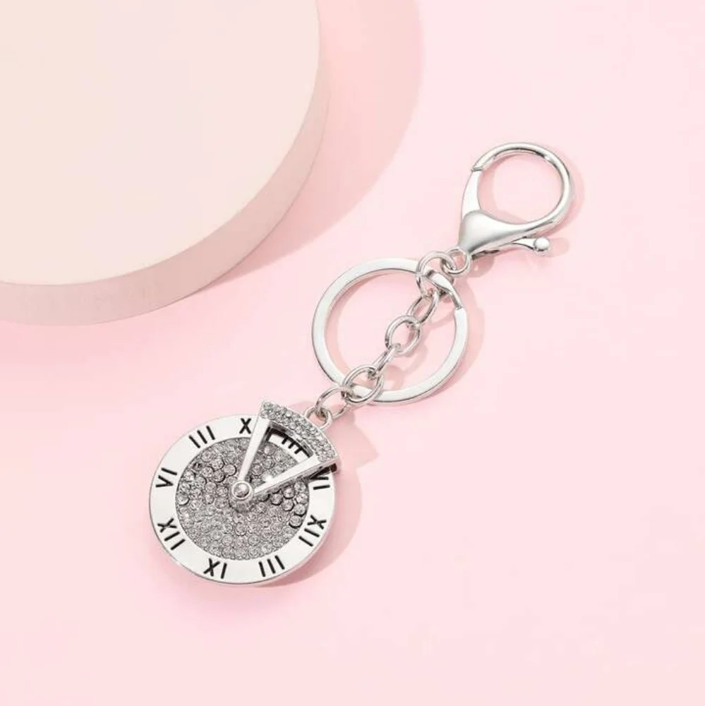 Rotating Roman Keychain